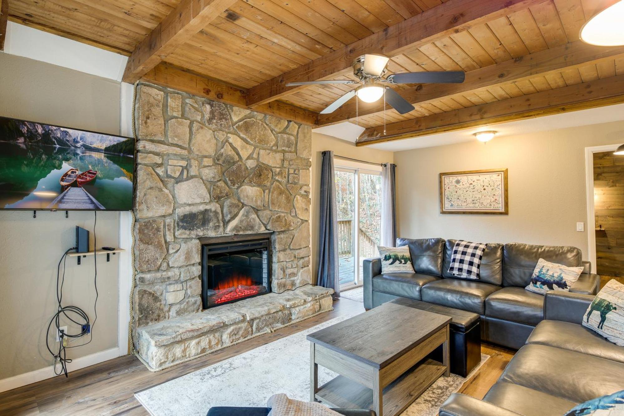 Updated Cobbly Nob Resort Home With Hot Tub! Gatlinburg Exterior foto