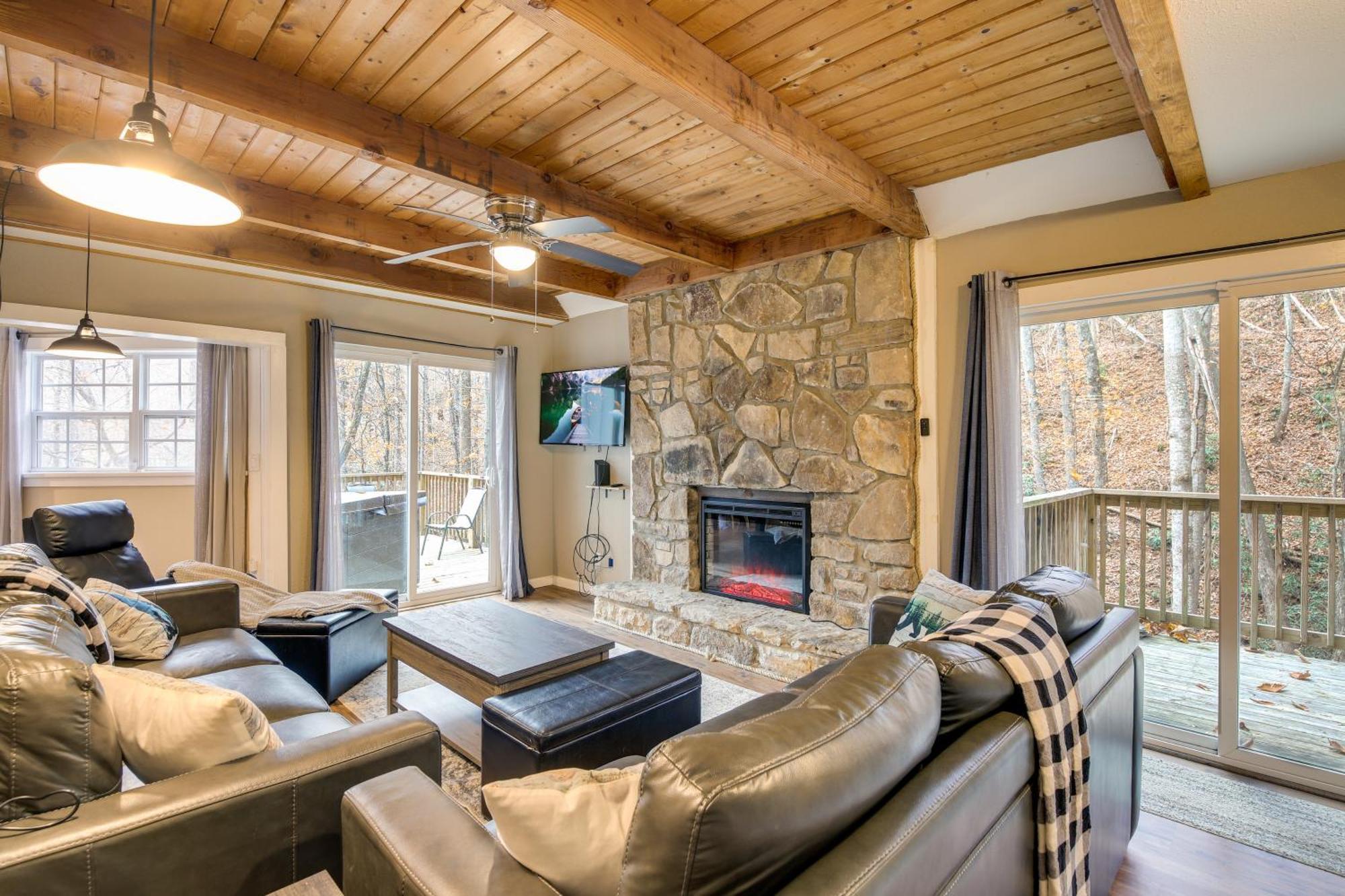 Updated Cobbly Nob Resort Home With Hot Tub! Gatlinburg Exterior foto